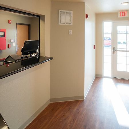 Woodspring Suites Topeka Bagian luar foto
