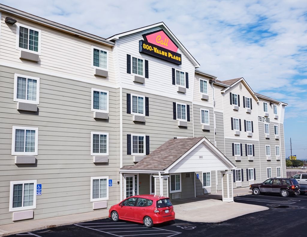 Woodspring Suites Topeka Bagian luar foto