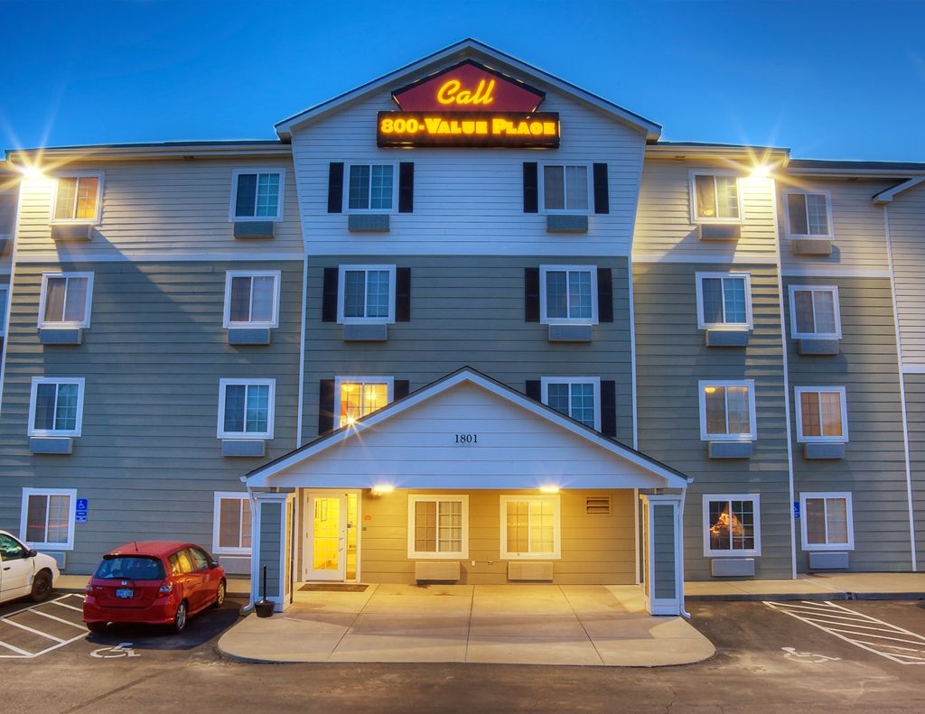 Woodspring Suites Topeka Bagian luar foto