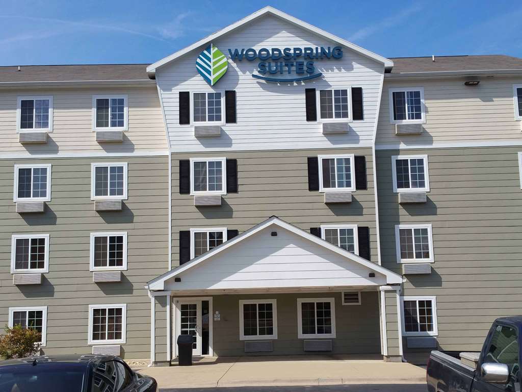 Woodspring Suites Topeka Bagian luar foto