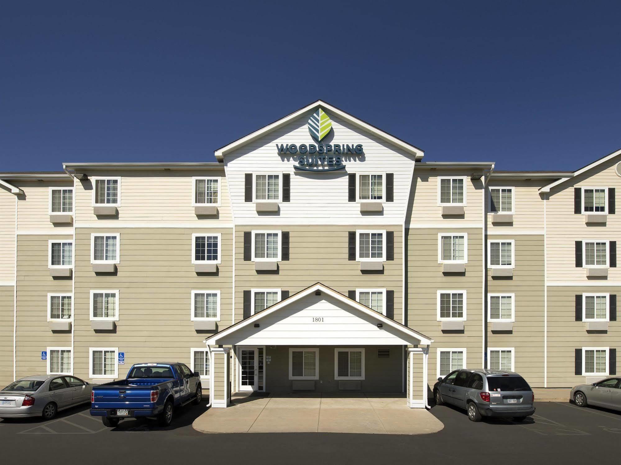Woodspring Suites Topeka Bagian luar foto