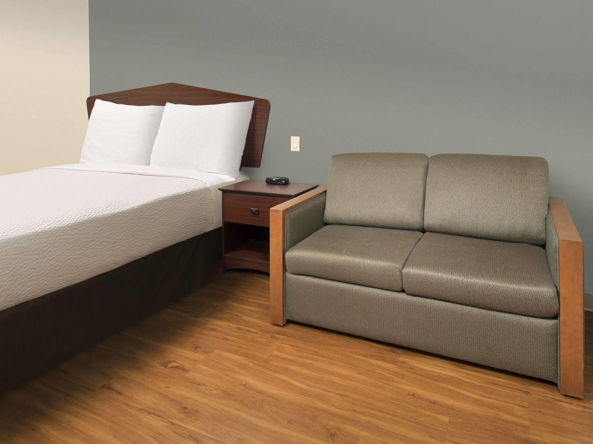 Woodspring Suites Topeka Bagian luar foto